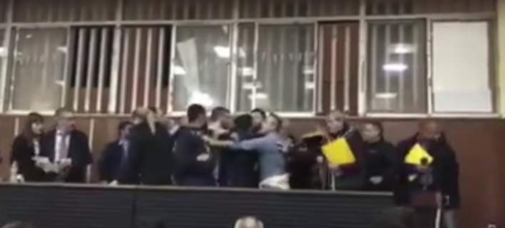  Χαμός στο Εργατικό Κέντρο Πάτρας – Συνδικαλιστές πιάστηκαν στα χέρια (εικόνα,βίντεο)